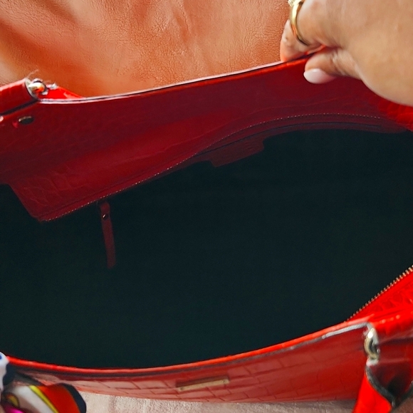 Kate Spade Elegant Orange/Red Crocodile-Embossed Handbag - Picture 3 of 9